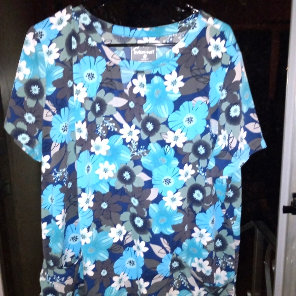 Scrubs - Picture 2 of 2